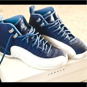 Air Jordan Retro SE Blue - Size 4Y - EUC with box